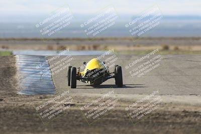 media/Oct-26-2025-CalClub SCCA (Sun) [[8ce1e69566]]/Group 6/Grapevine/